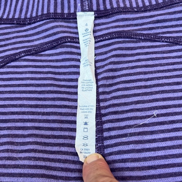 Lululemon Reversible Cowl Neck Sweatshirt - Picture 6 of 9